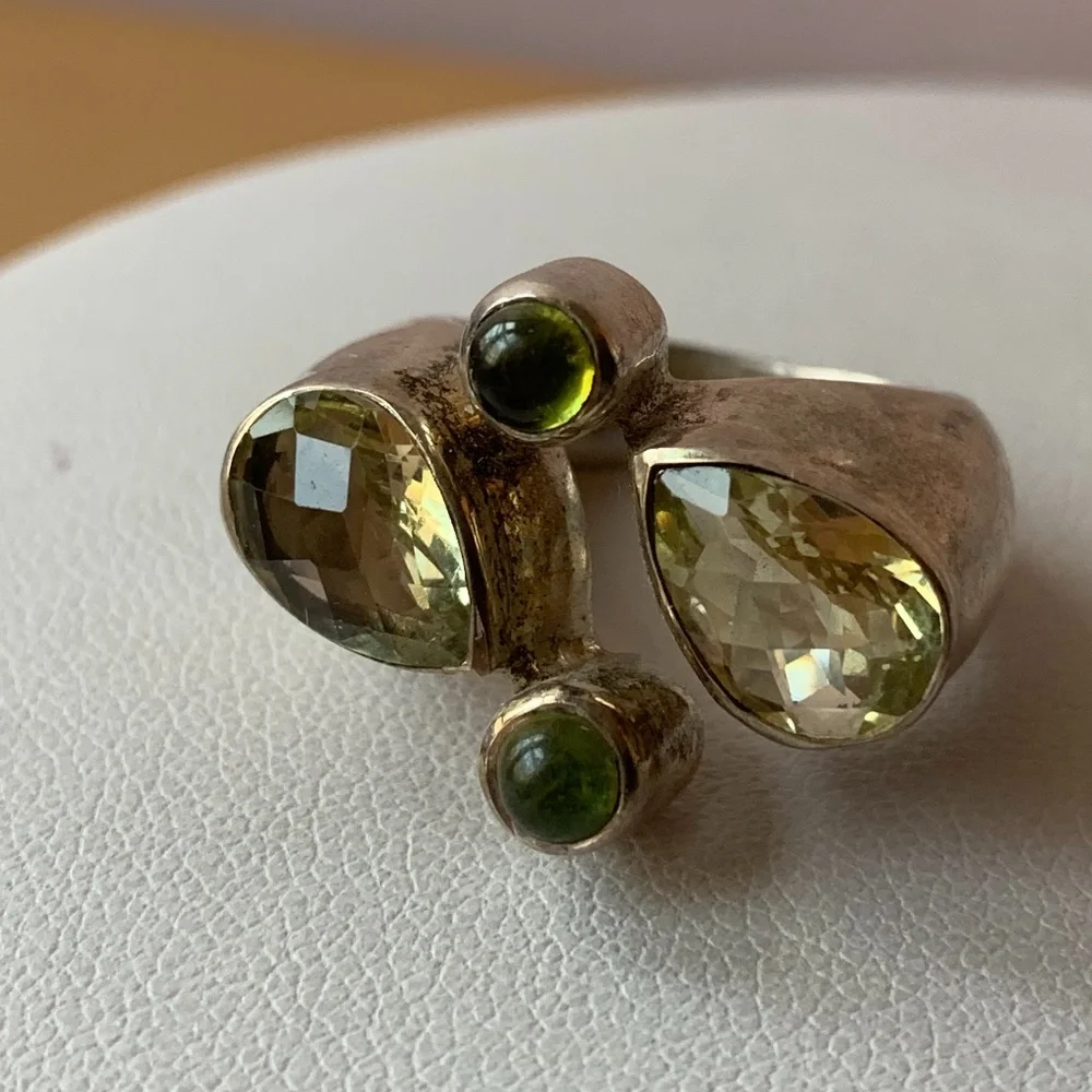VINTAGE ARYA LEMON QUARTZ AND PERIDOT RING